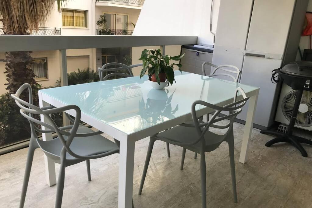 App Le Rocazur Avec Piscine Et Parking En Bord De Mer A 500M Du Centre Ville 멍똥 외부 사진